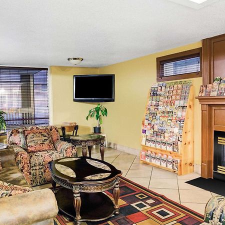 Days Inn & Suites By Wyndham Downtown Gatlinburg Parkway Eksteriør bilde