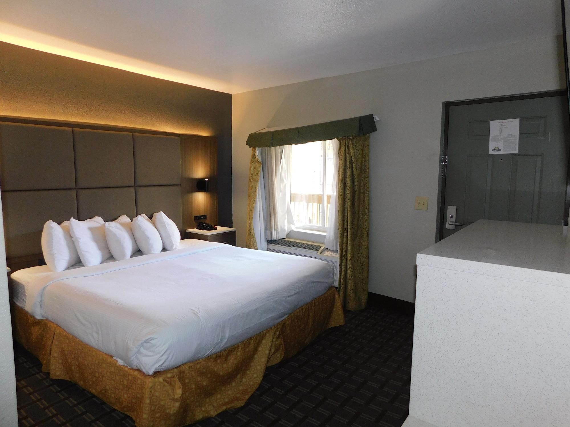 Days Inn & Suites By Wyndham Downtown Gatlinburg Parkway Eksteriør bilde