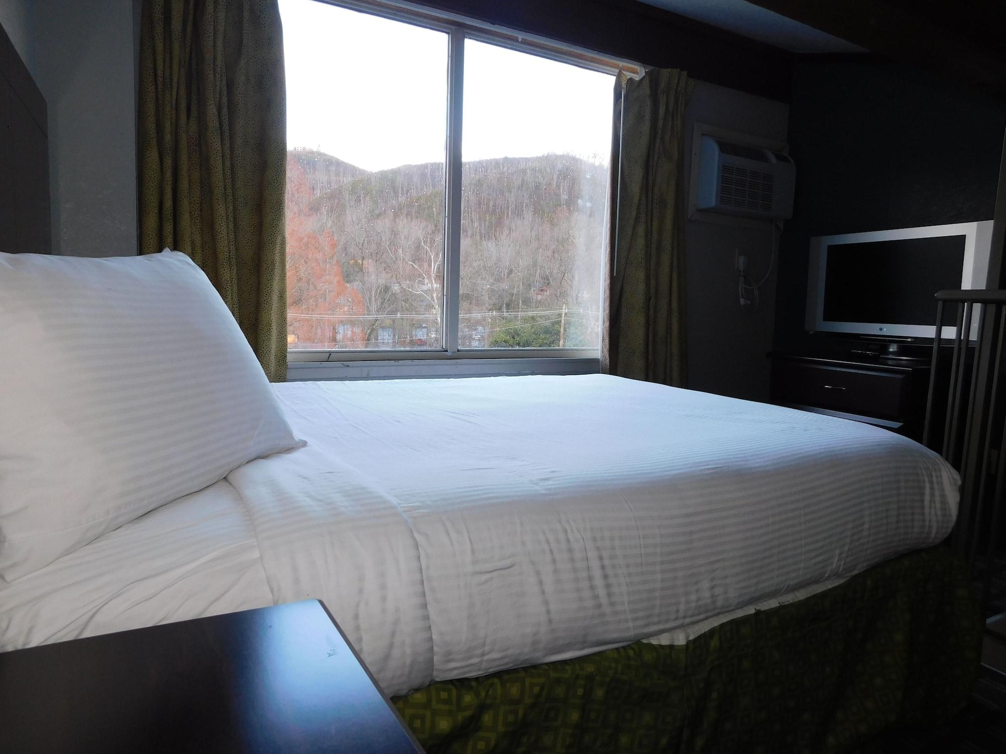 Days Inn & Suites By Wyndham Downtown Gatlinburg Parkway Eksteriør bilde