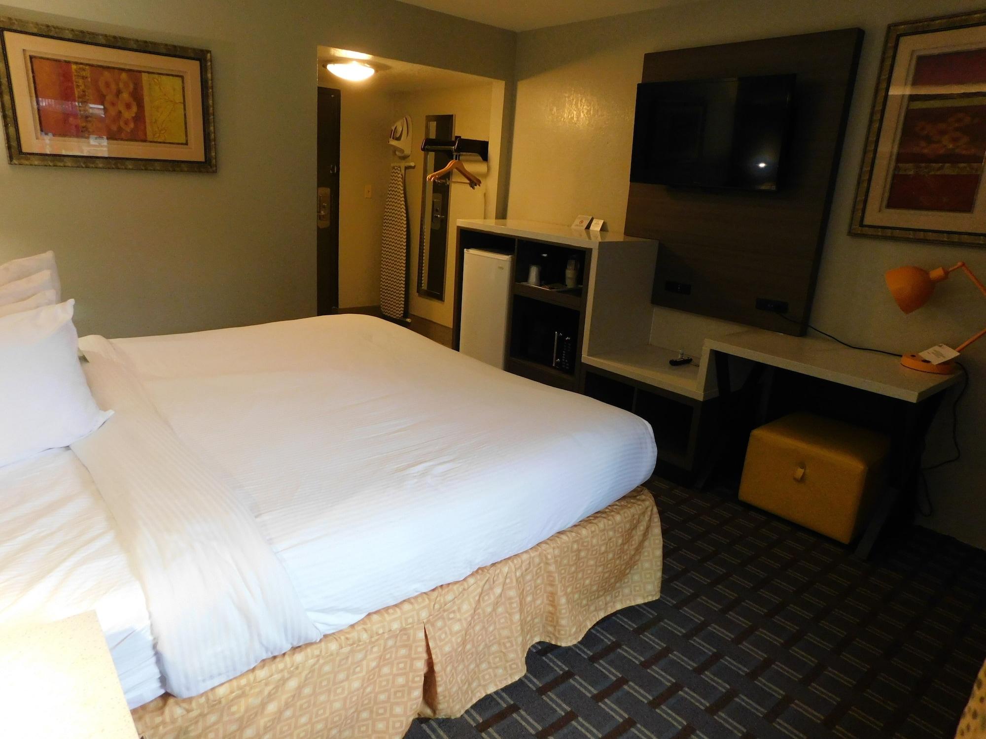 Days Inn & Suites By Wyndham Downtown Gatlinburg Parkway Eksteriør bilde