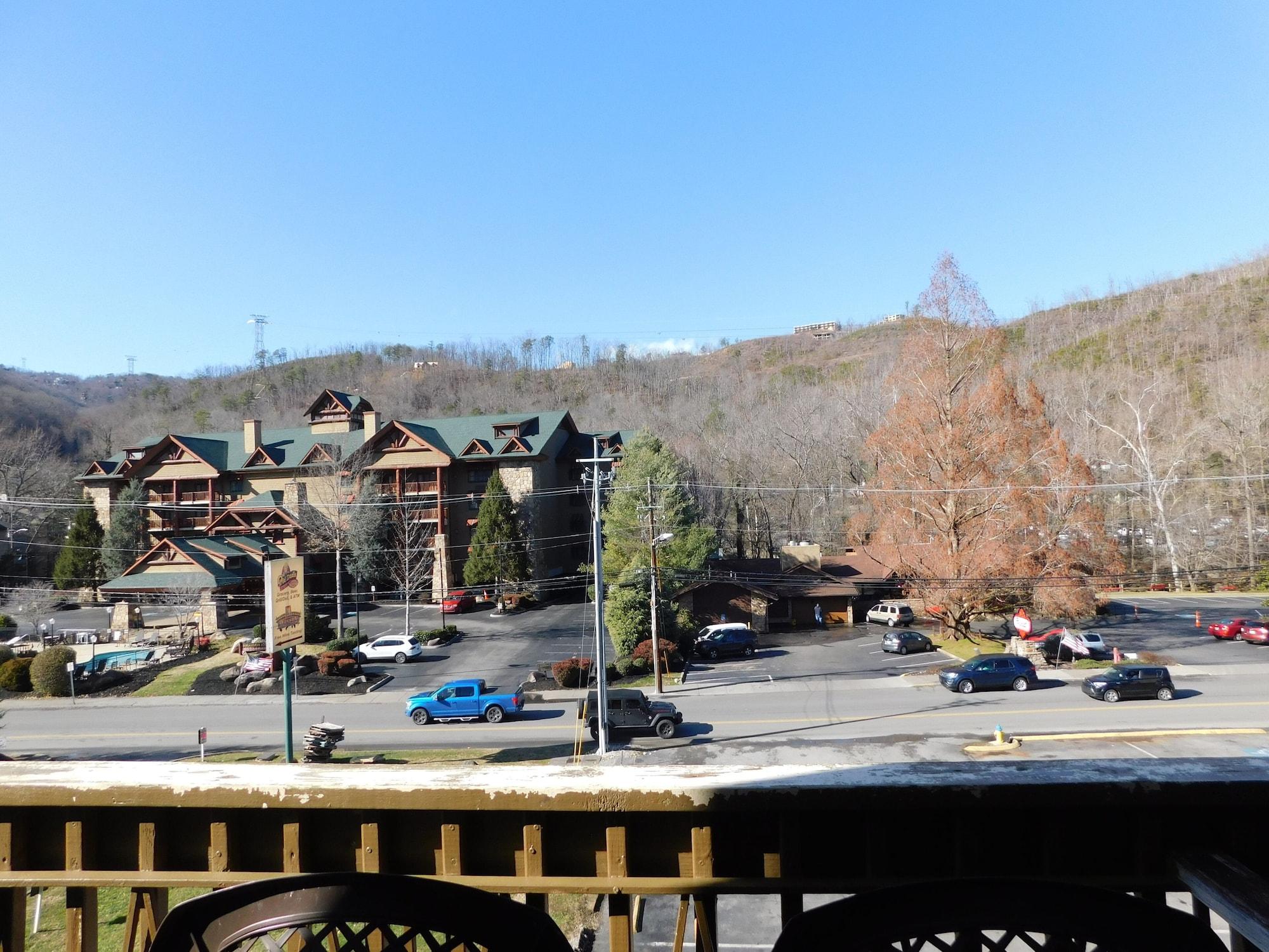 Days Inn & Suites By Wyndham Downtown Gatlinburg Parkway Eksteriør bilde