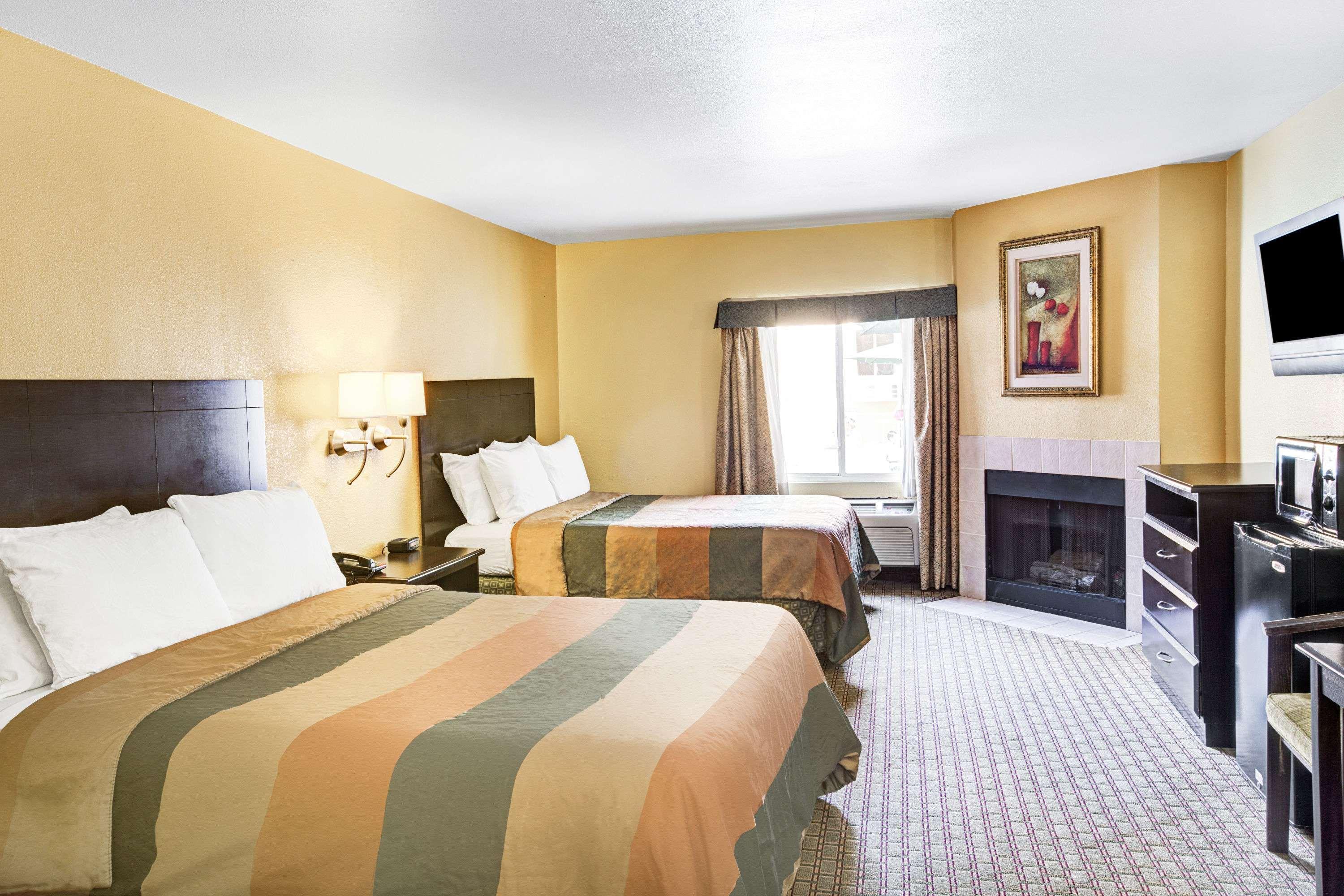 Days Inn & Suites By Wyndham Downtown Gatlinburg Parkway Eksteriør bilde