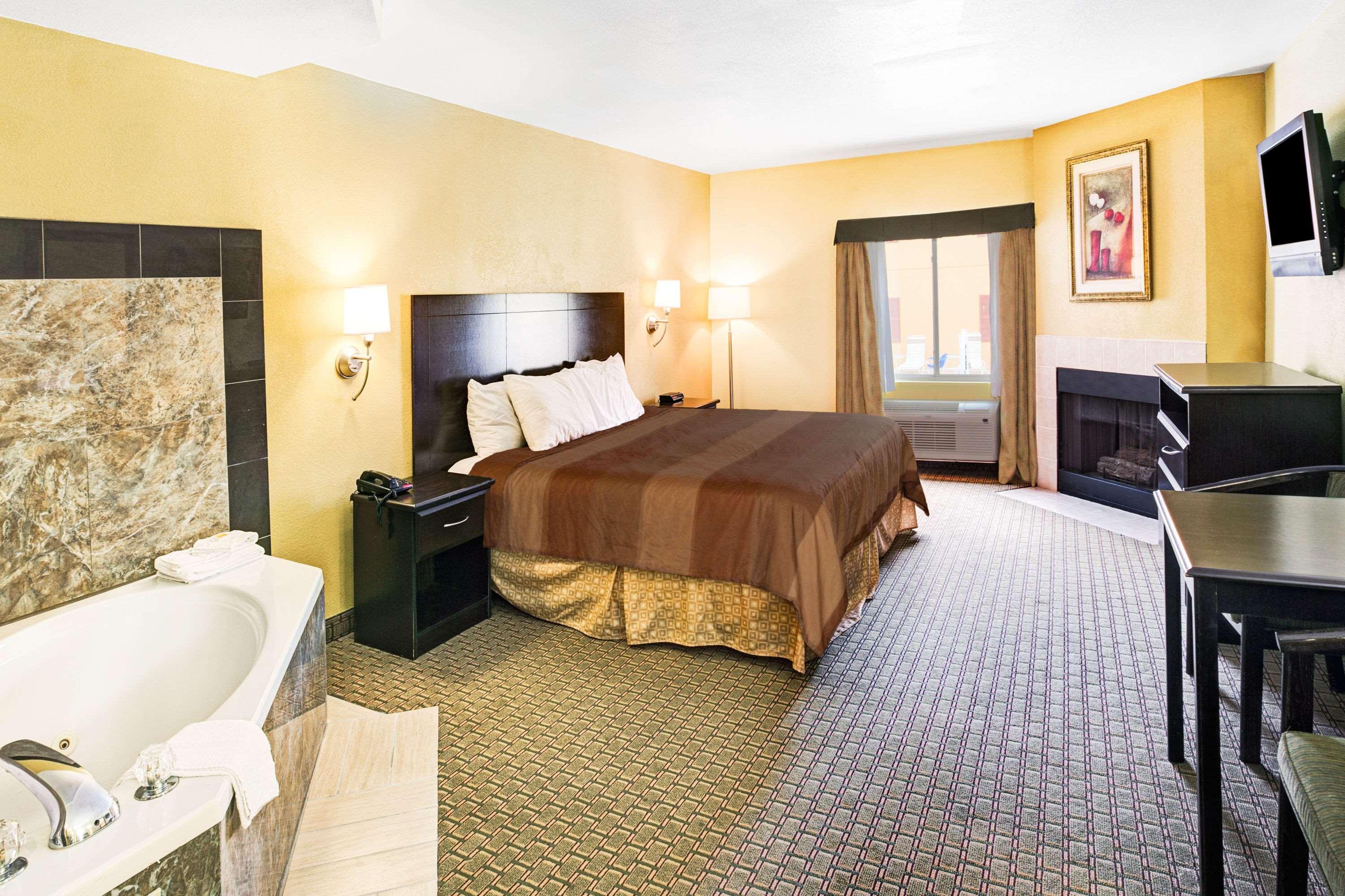 Days Inn & Suites By Wyndham Downtown Gatlinburg Parkway Eksteriør bilde