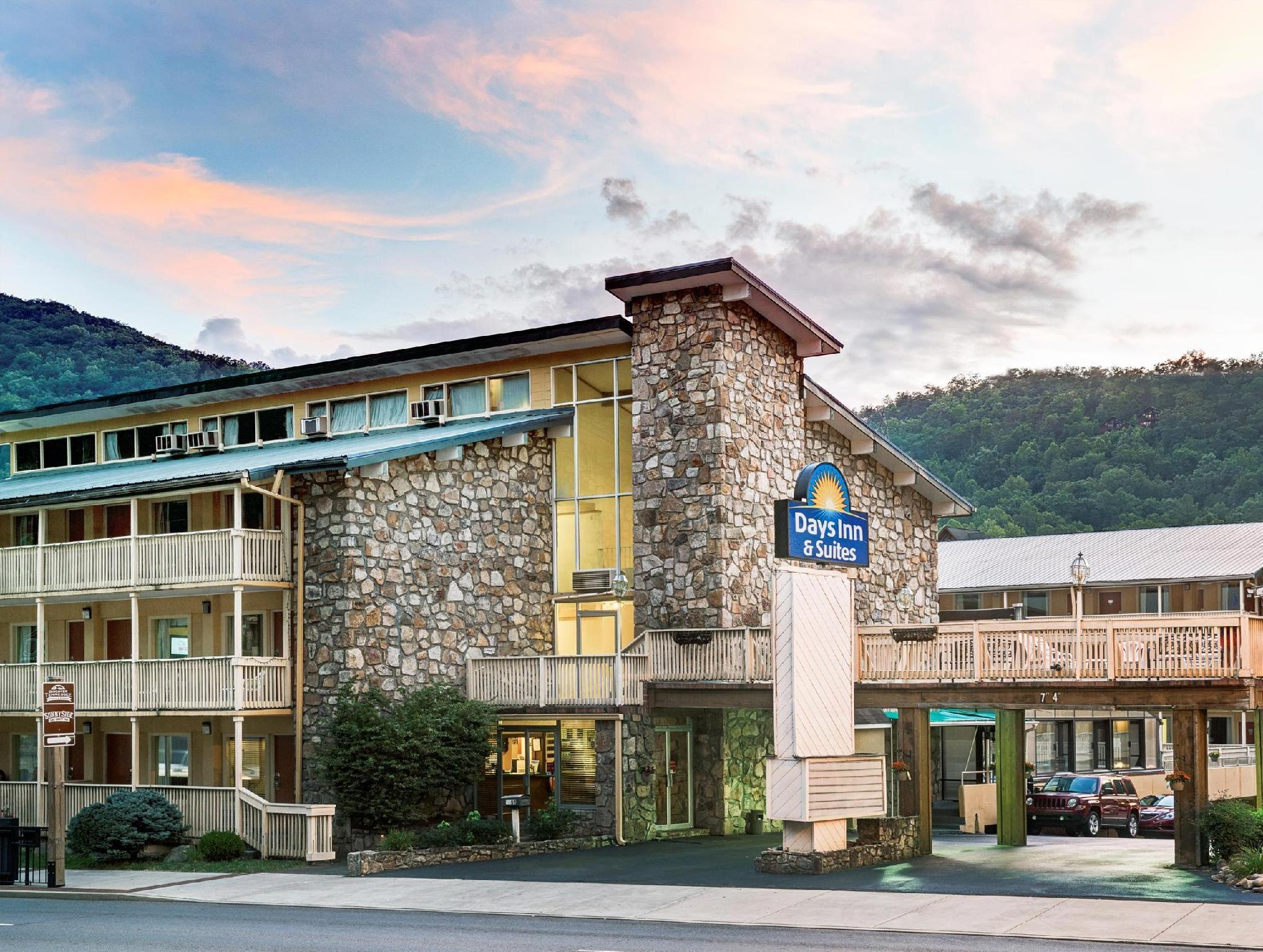 Days Inn & Suites By Wyndham Downtown Gatlinburg Parkway Eksteriør bilde