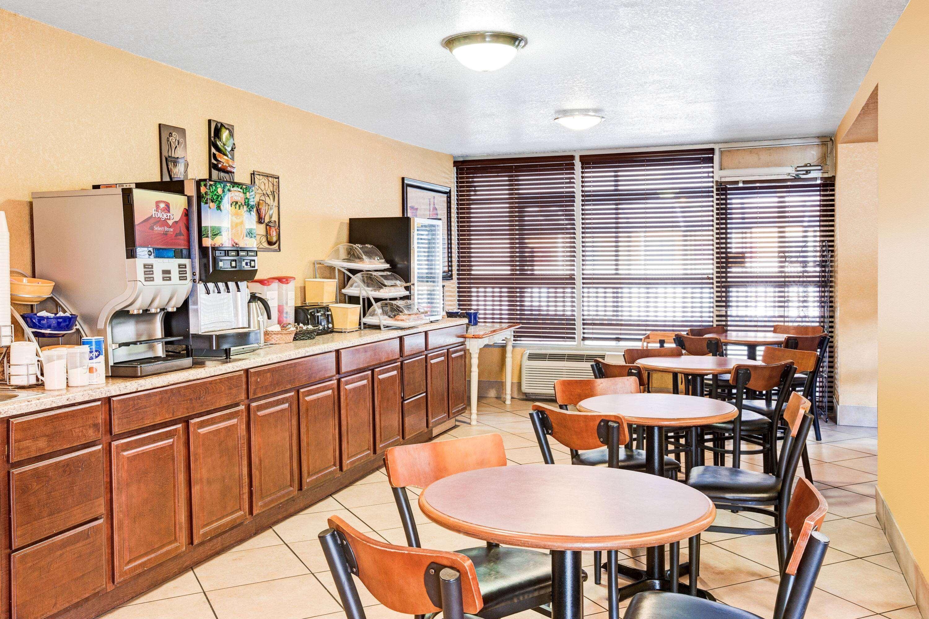 Days Inn & Suites By Wyndham Downtown Gatlinburg Parkway Eksteriør bilde