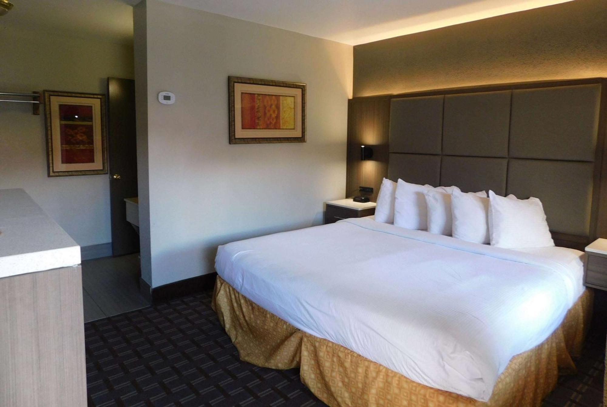 Days Inn & Suites By Wyndham Downtown Gatlinburg Parkway Eksteriør bilde