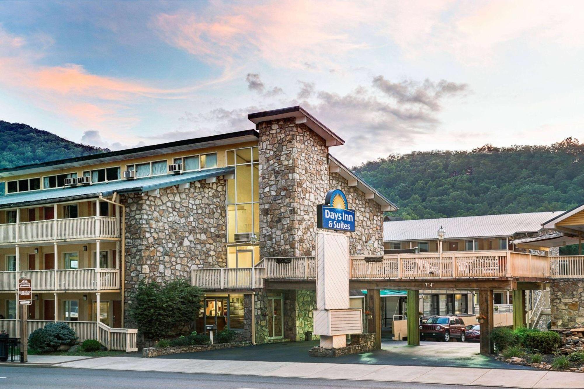 Days Inn & Suites By Wyndham Downtown Gatlinburg Parkway Eksteriør bilde
