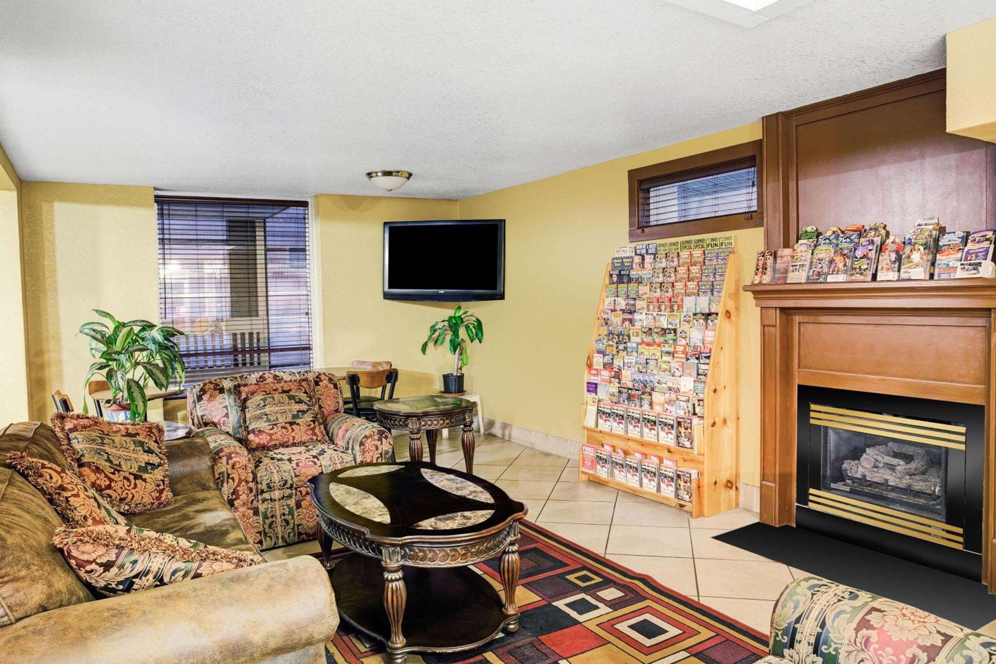 Days Inn & Suites By Wyndham Downtown Gatlinburg Parkway Eksteriør bilde