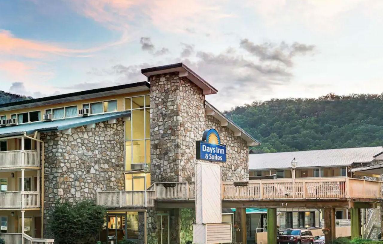 Days Inn & Suites By Wyndham Downtown Gatlinburg Parkway Eksteriør bilde